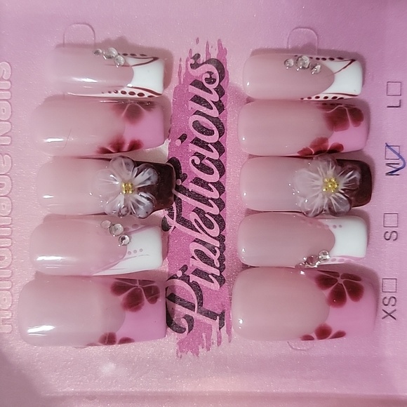 Handmade Nails! 🌸🌼💐🌹 - Picture 2 of 2